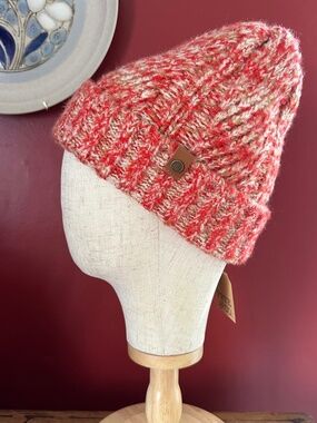 NWT Frye & Co Scarlet Beanie with Cuff Winter Knit Cap Hat OS Outdoor Winter